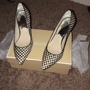 Mid Flex Pump Michael Kors